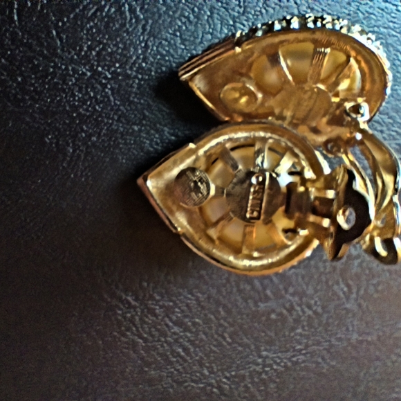 Vintage Ciner Earrings Gold Pearl Tear Drop Clip On Rhinestones Large - Picture 8 of 9